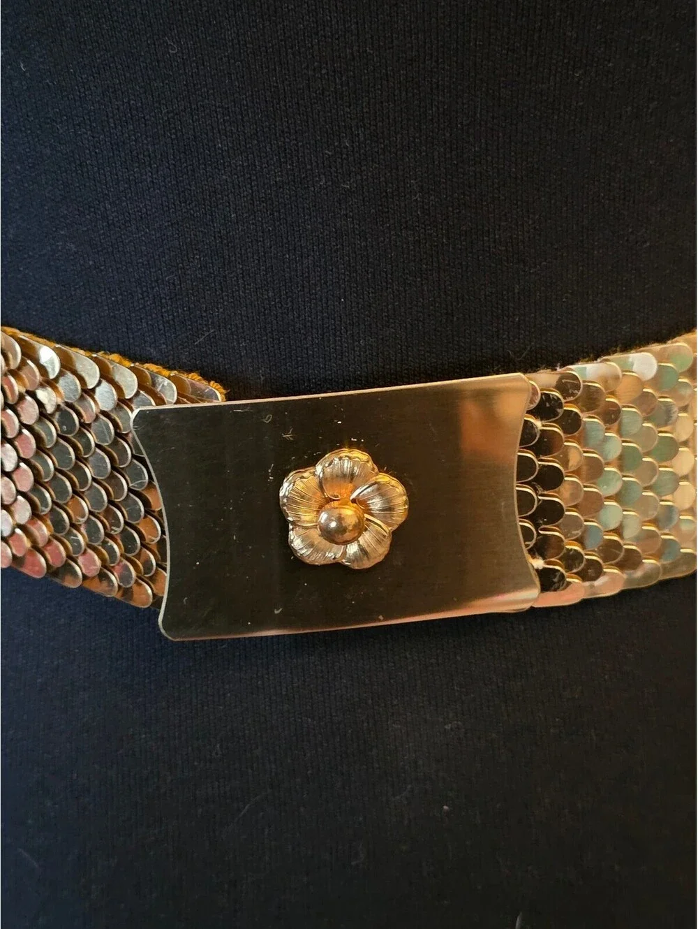 Vintage 1970's Gold Tone Fish Scale Stretch Belt with Flower Clasp